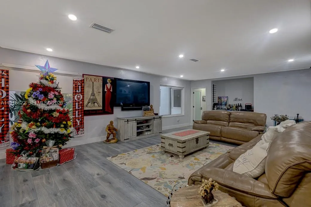 8290 Sunset Dr, Miami, Florida 33143, Miami, Florida 33143, 3 Bedrooms Bedrooms, ,3 BathroomsBathrooms,Residential,For Sale,8290 Sunset Dr, Miami, Florida 33143,A11918622