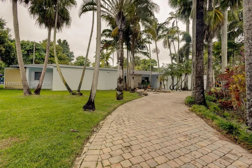 8290 Sunset Dr, Miami, Florida 33143, Miami, Florida 33143, 3 Bedrooms Bedrooms, ,3 BathroomsBathrooms,Residential,For Sale,8290 Sunset Dr, Miami, Florida 33143,A11918622