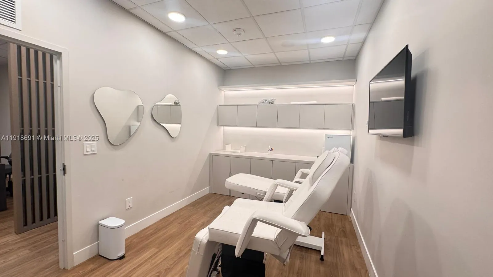 2820 Ne 214th St 1004, Aventura, Florida 33180, Aventura, Florida 33180, ,Commercial Sale,For Sale,2820 Ne 214th St 1004, Aventura, Florida 33180,A11918691