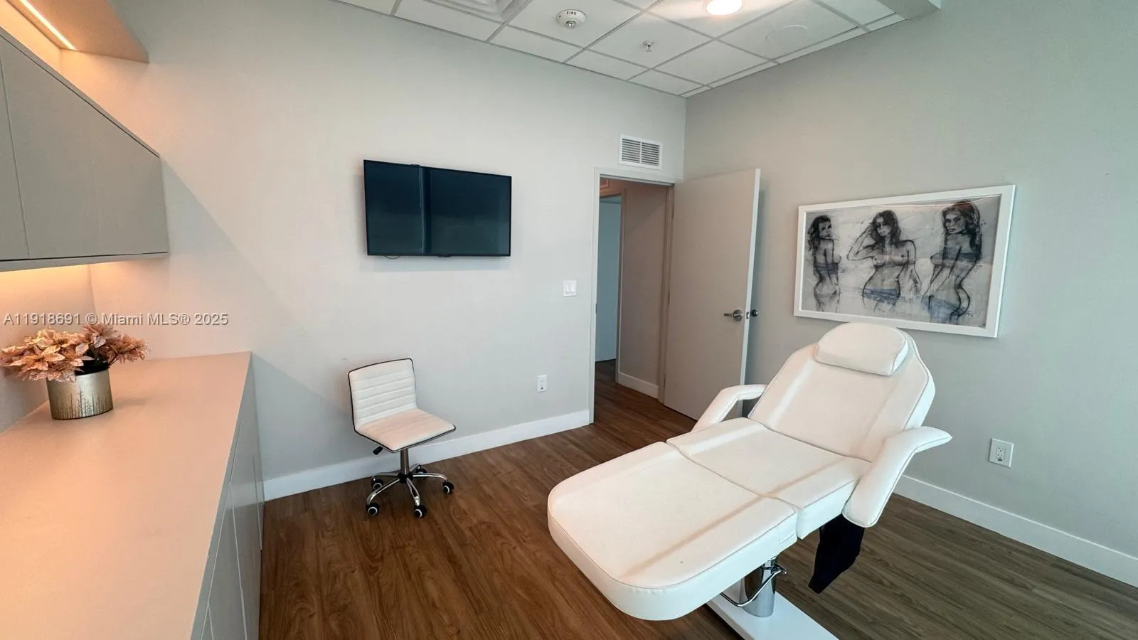 2820 Ne 214th St 1004, Aventura, Florida 33180, Aventura, Florida 33180, ,Commercial Sale,For Sale,2820 Ne 214th St 1004, Aventura, Florida 33180,A11918691