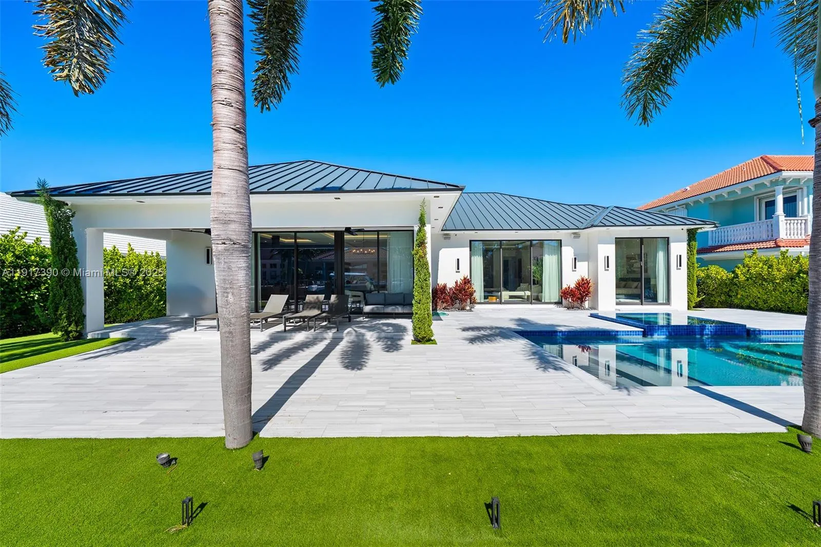 900 Washington St, Hollywood, Florida 33019, Hollywood, Florida 33019, 4 Bedrooms Bedrooms, ,4 BathroomsBathrooms,Residential,For Sale,900 Washington St, Hollywood, Florida 33019,A11917390