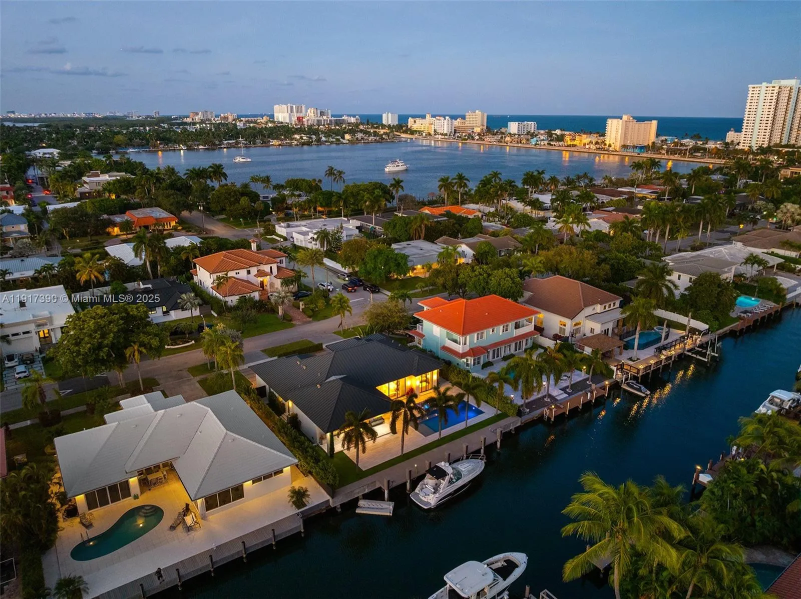 900 Washington St, Hollywood, Florida 33019, Hollywood, Florida 33019, 4 Bedrooms Bedrooms, ,4 BathroomsBathrooms,Residential,For Sale,900 Washington St, Hollywood, Florida 33019,A11917390