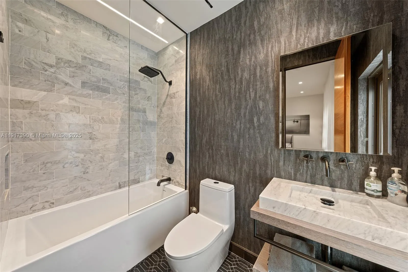 900 Washington St, Hollywood, Florida 33019, Hollywood, Florida 33019, 4 Bedrooms Bedrooms, ,4 BathroomsBathrooms,Residential,For Sale,900 Washington St, Hollywood, Florida 33019,A11917390