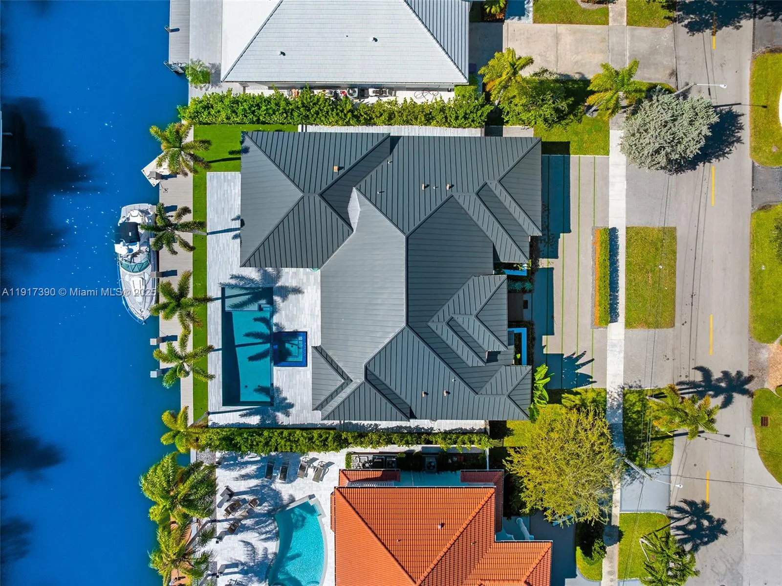 900 Washington St, Hollywood, Florida 33019, Hollywood, Florida 33019, 4 Bedrooms Bedrooms, ,4 BathroomsBathrooms,Residential,For Sale,900 Washington St, Hollywood, Florida 33019,A11917390