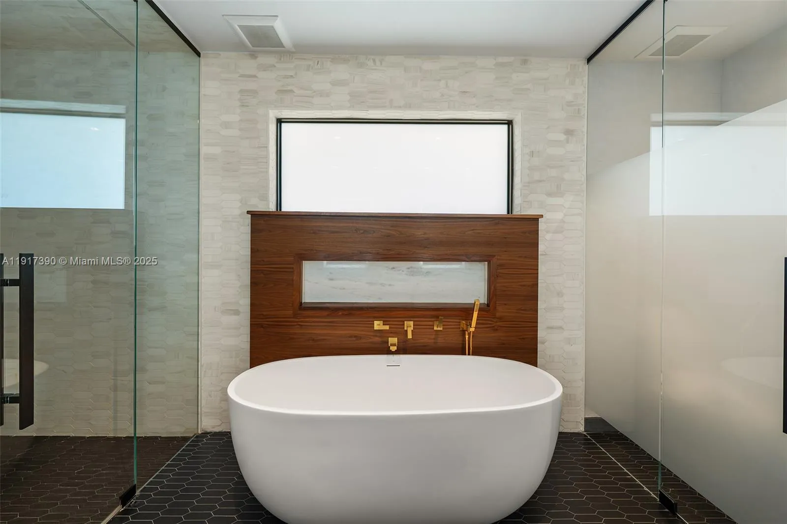 900 Washington St, Hollywood, Florida 33019, Hollywood, Florida 33019, 4 Bedrooms Bedrooms, ,4 BathroomsBathrooms,Residential,For Sale,900 Washington St, Hollywood, Florida 33019,A11917390