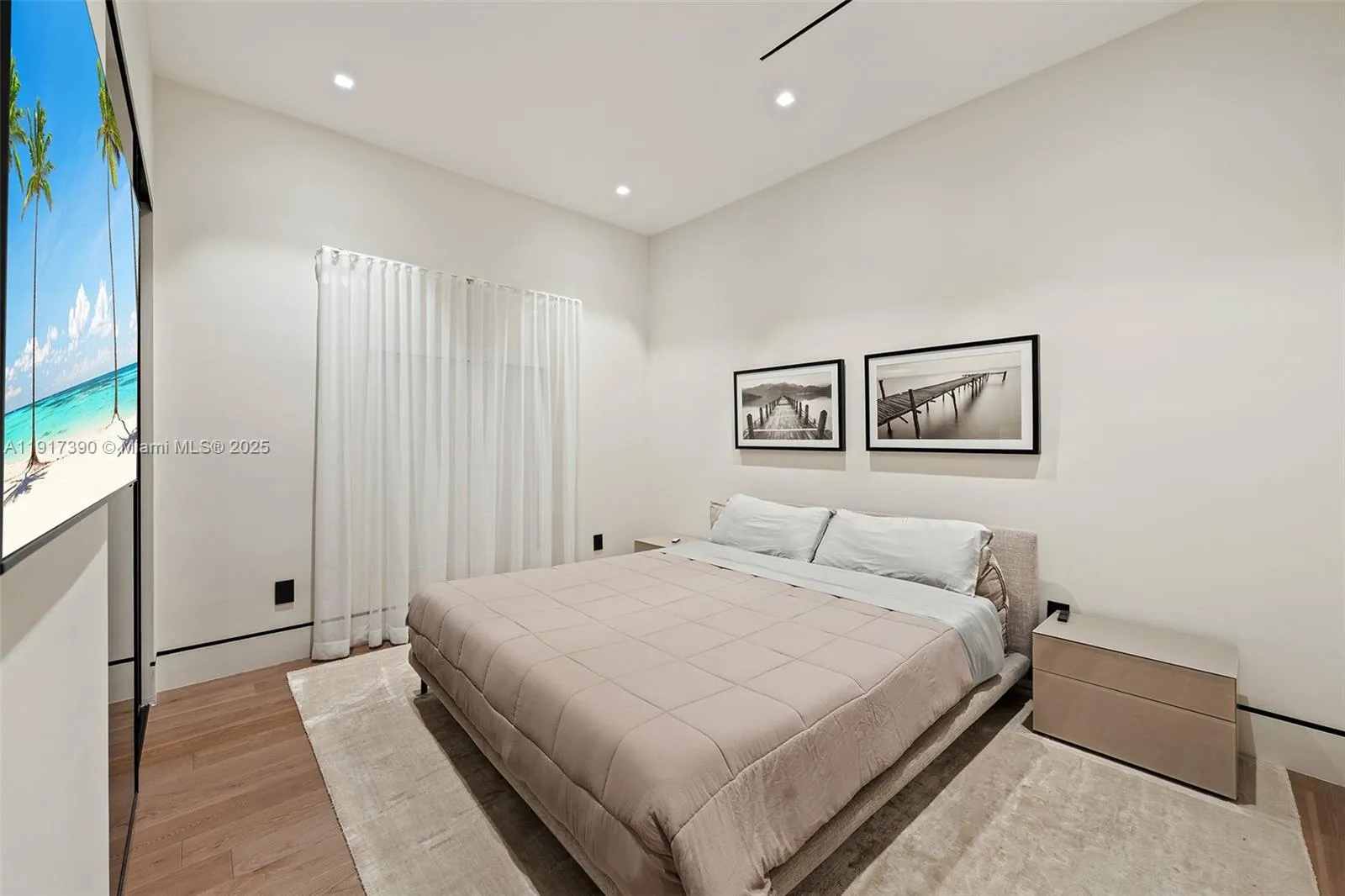 900 Washington St, Hollywood, Florida 33019, Hollywood, Florida 33019, 4 Bedrooms Bedrooms, ,4 BathroomsBathrooms,Residential,For Sale,900 Washington St, Hollywood, Florida 33019,A11917390