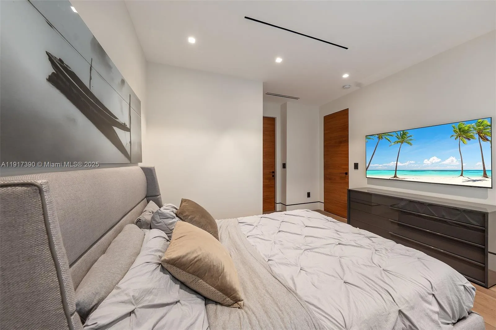 900 Washington St, Hollywood, Florida 33019, Hollywood, Florida 33019, 4 Bedrooms Bedrooms, ,4 BathroomsBathrooms,Residential,For Sale,900 Washington St, Hollywood, Florida 33019,A11917390