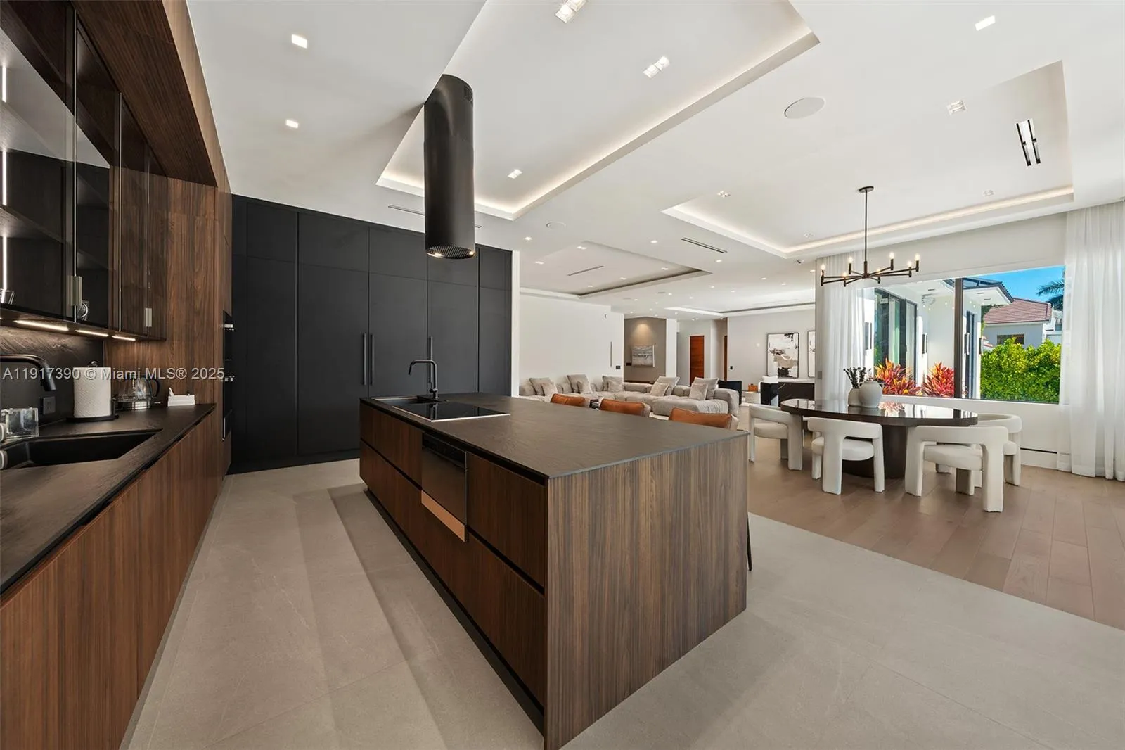 900 Washington St, Hollywood, Florida 33019, Hollywood, Florida 33019, 4 Bedrooms Bedrooms, ,4 BathroomsBathrooms,Residential,For Sale,900 Washington St, Hollywood, Florida 33019,A11917390