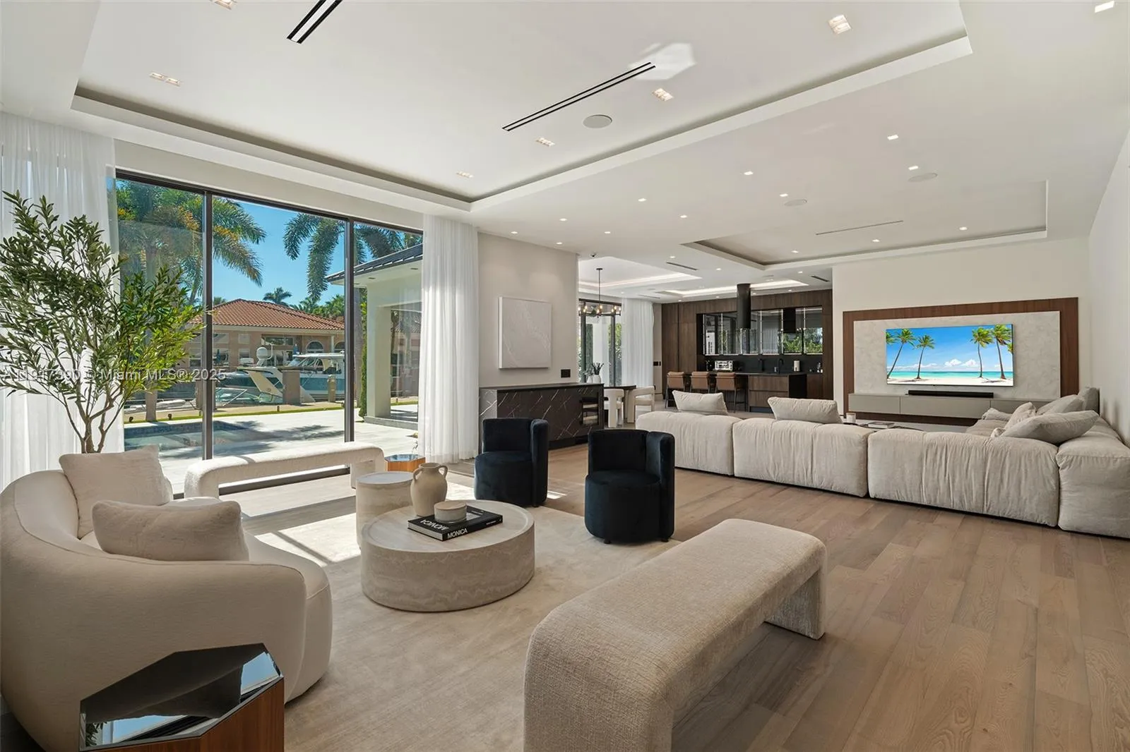 900 Washington St, Hollywood, Florida 33019, Hollywood, Florida 33019, 4 Bedrooms Bedrooms, ,4 BathroomsBathrooms,Residential,For Sale,900 Washington St, Hollywood, Florida 33019,A11917390