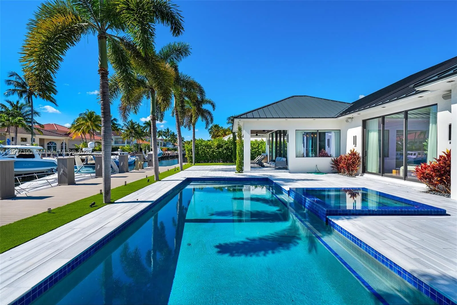 900 Washington St, Hollywood, Florida 33019, Hollywood, Florida 33019, 4 Bedrooms Bedrooms, ,4 BathroomsBathrooms,Residential,For Sale,900 Washington St, Hollywood, Florida 33019,A11917390