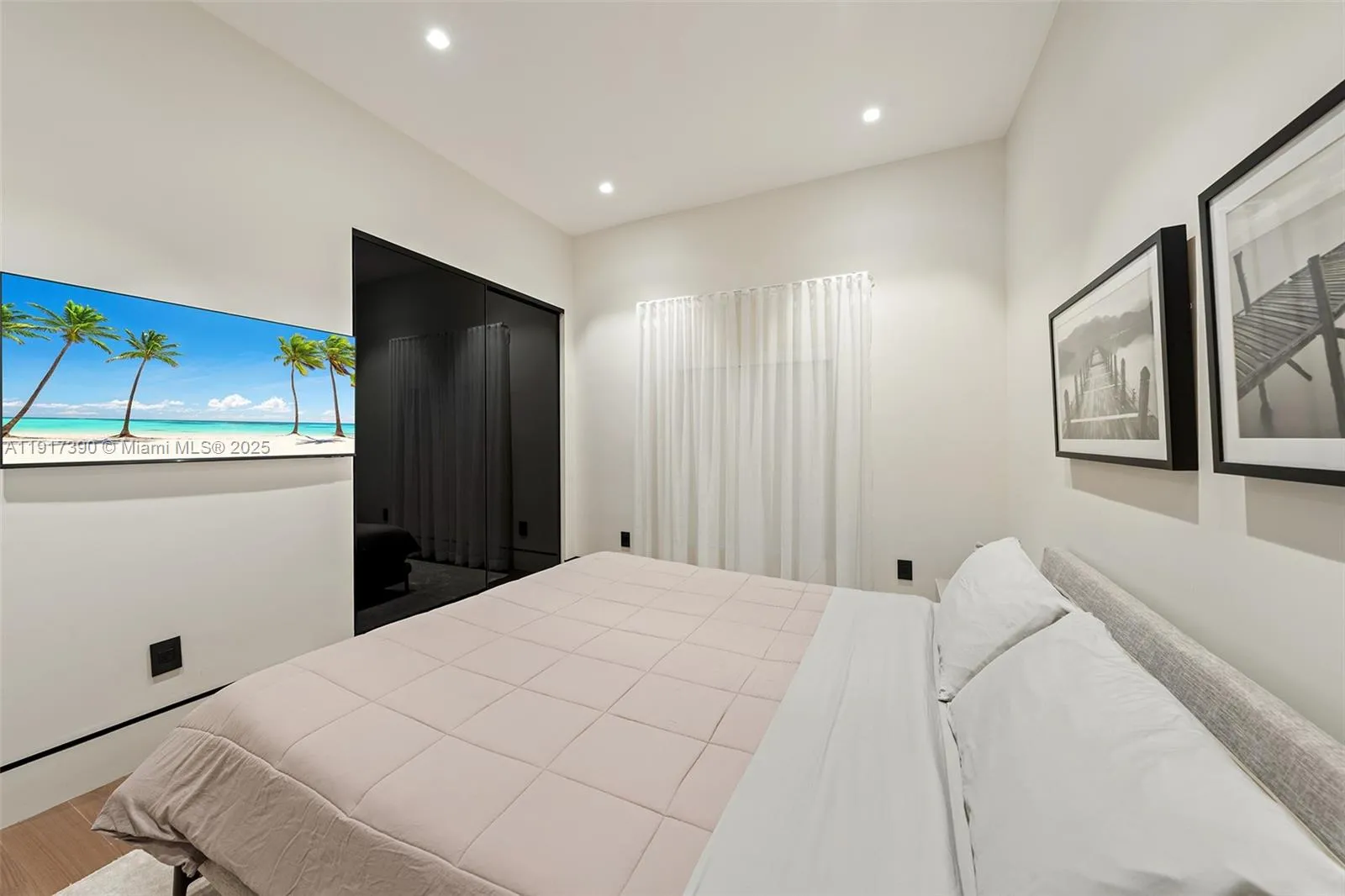 900 Washington St, Hollywood, Florida 33019, Hollywood, Florida 33019, 4 Bedrooms Bedrooms, ,4 BathroomsBathrooms,Residential,For Sale,900 Washington St, Hollywood, Florida 33019,A11917390