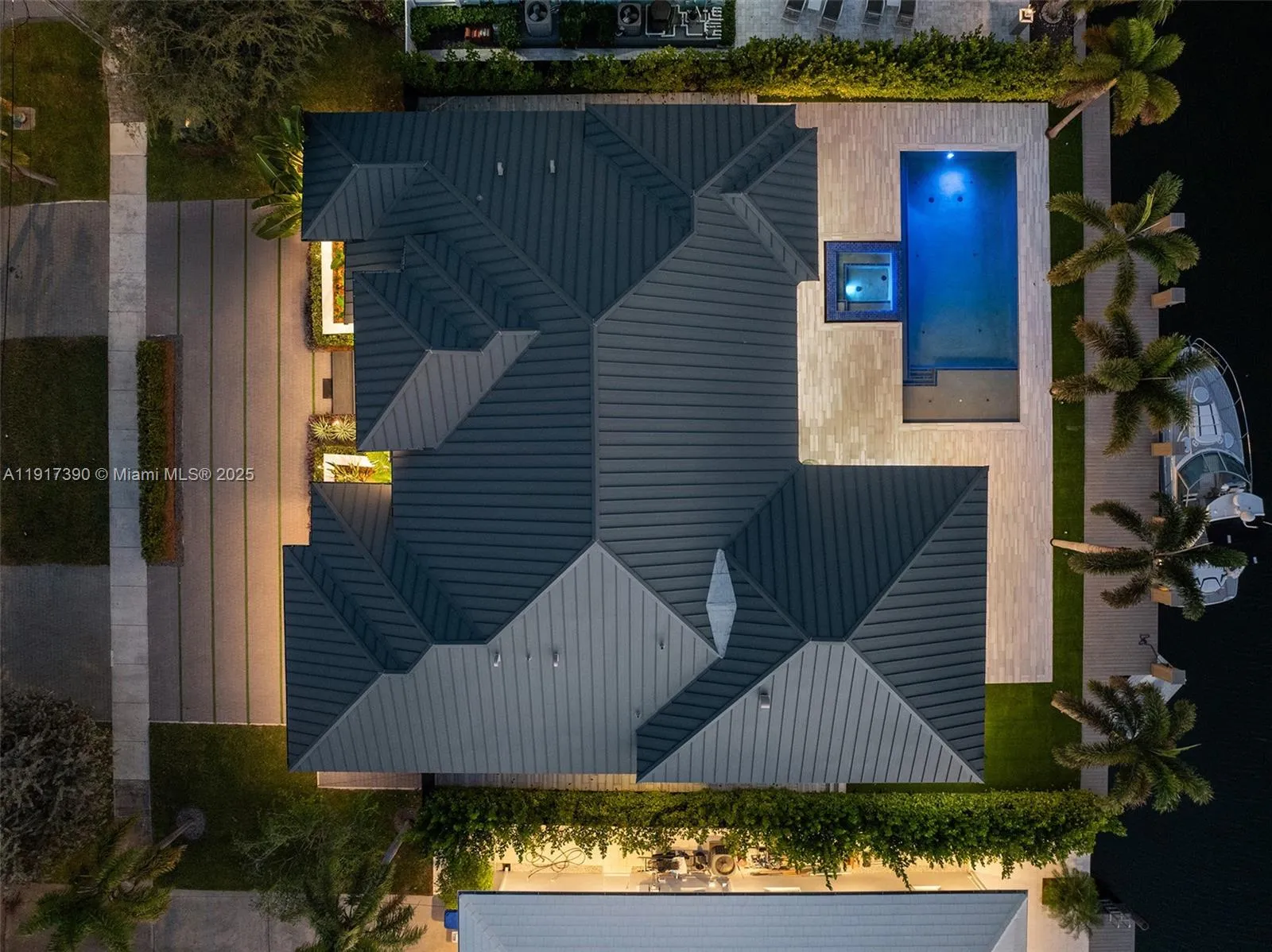 900 Washington St, Hollywood, Florida 33019, Hollywood, Florida 33019, 4 Bedrooms Bedrooms, ,4 BathroomsBathrooms,Residential,For Sale,900 Washington St, Hollywood, Florida 33019,A11917390