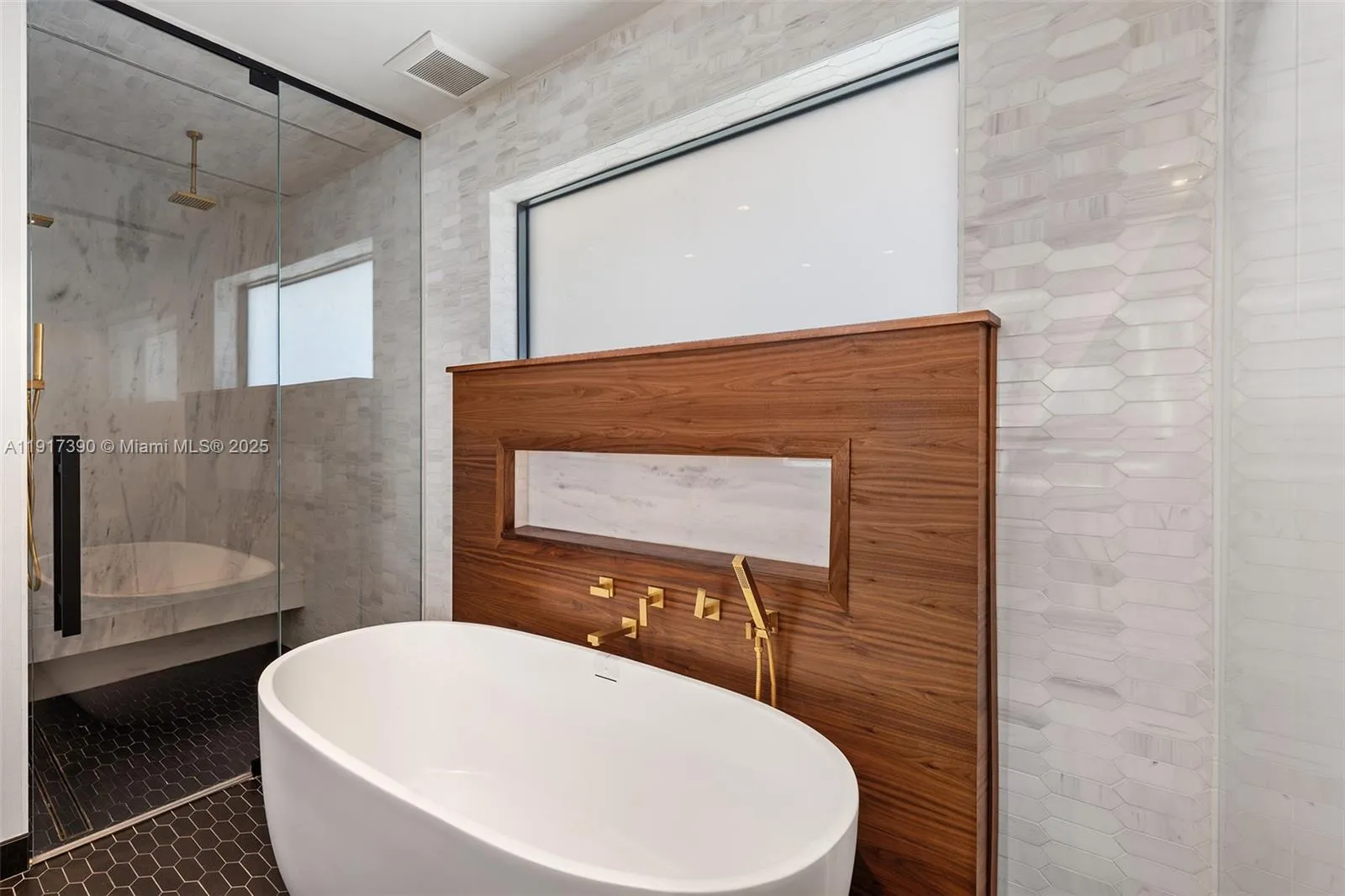 900 Washington St, Hollywood, Florida 33019, Hollywood, Florida 33019, 4 Bedrooms Bedrooms, ,4 BathroomsBathrooms,Residential,For Sale,900 Washington St, Hollywood, Florida 33019,A11917390