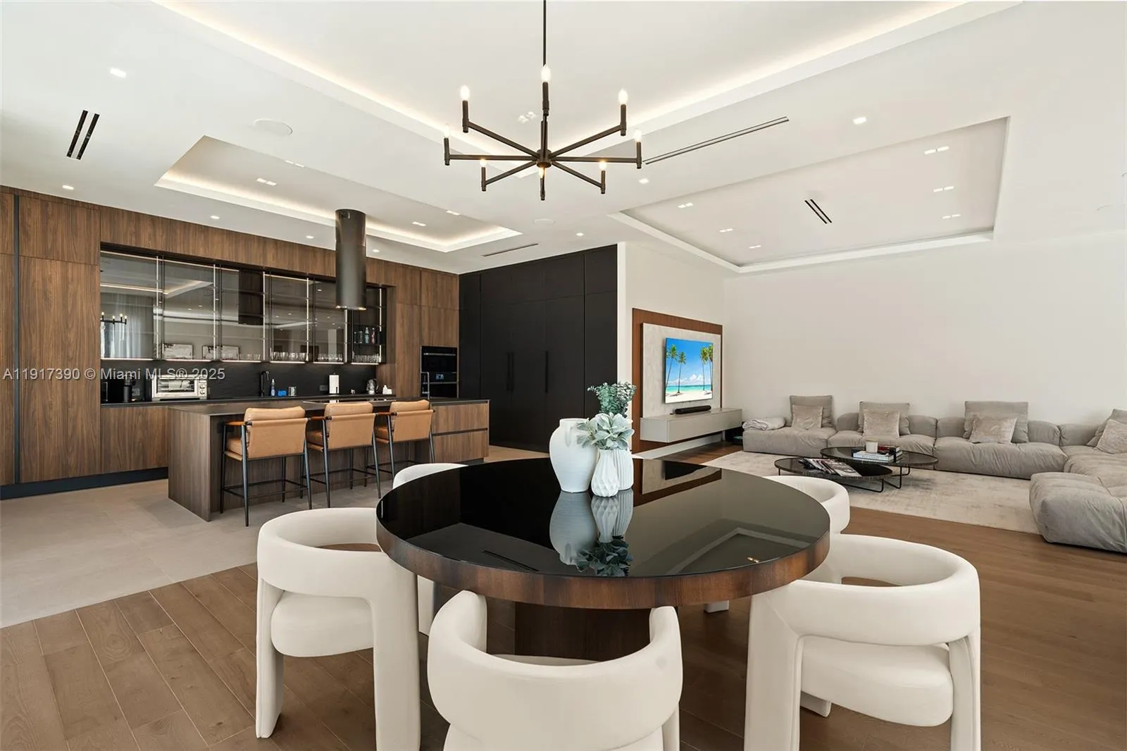 900 Washington St, Hollywood, Florida 33019, Hollywood, Florida 33019, 4 Bedrooms Bedrooms, ,4 BathroomsBathrooms,Residential,For Sale,900 Washington St, Hollywood, Florida 33019,A11917390