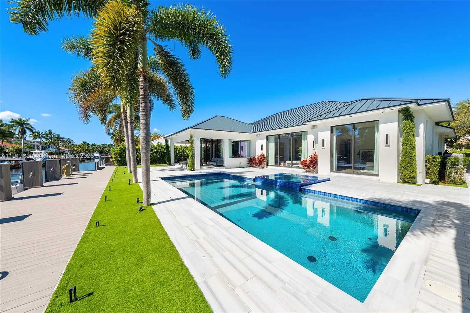 900 Washington St, Hollywood, Florida 33019, Hollywood, Florida 33019, 4 Bedrooms Bedrooms, ,4 BathroomsBathrooms,Residential,For Sale,900 Washington St, Hollywood, Florida 33019,A11917390