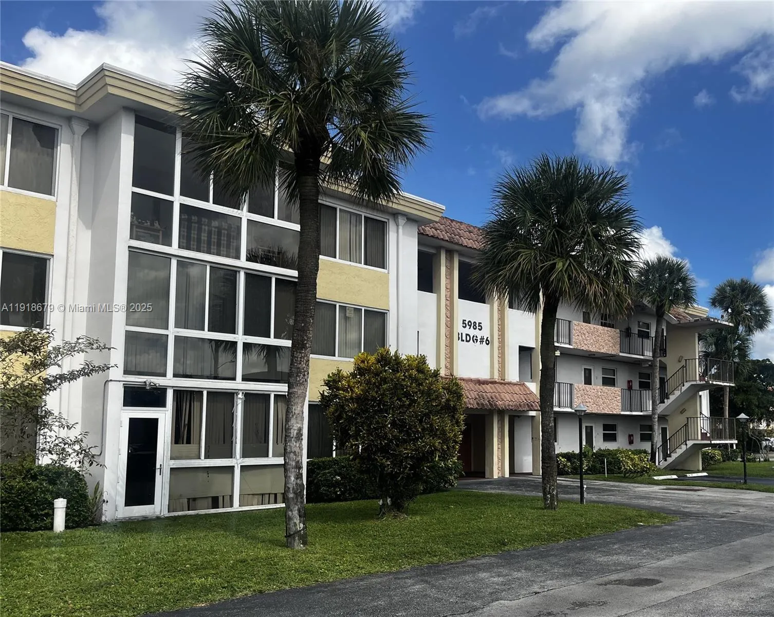 5985 Del Lago Cir 119, Sunrise, Florida 33313, Sunrise, Florida 33313, 2 Bedrooms Bedrooms, ,2 BathroomsBathrooms,Residential,For Sale,5985 Del Lago Cir 119, Sunrise, Florida 33313,A11918679