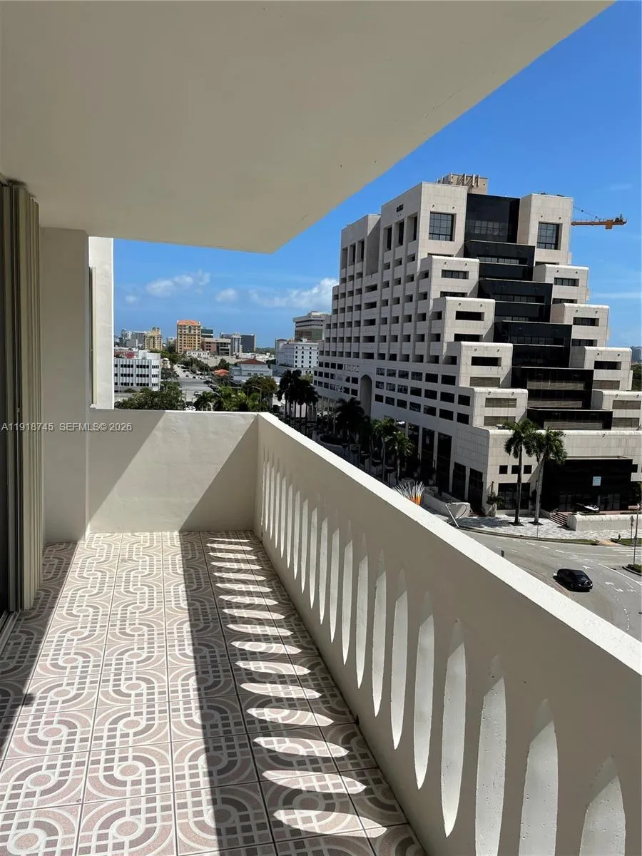 625 Biltmore Way 805, Coral Gables, Florida 33134, Coral Gables, Florida 33134, 2 Bedrooms Bedrooms, ,2 BathroomsBathrooms,Residential Lease,For Rent,625 Biltmore Way 805, Coral Gables, Florida 33134,A11918745
