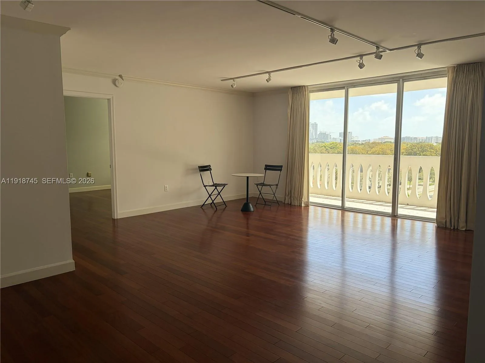 625 Biltmore Way 805, Coral Gables, Florida 33134, Coral Gables, Florida 33134, 2 Bedrooms Bedrooms, ,2 BathroomsBathrooms,Residential Lease,For Rent,625 Biltmore Way 805, Coral Gables, Florida 33134,A11918745
