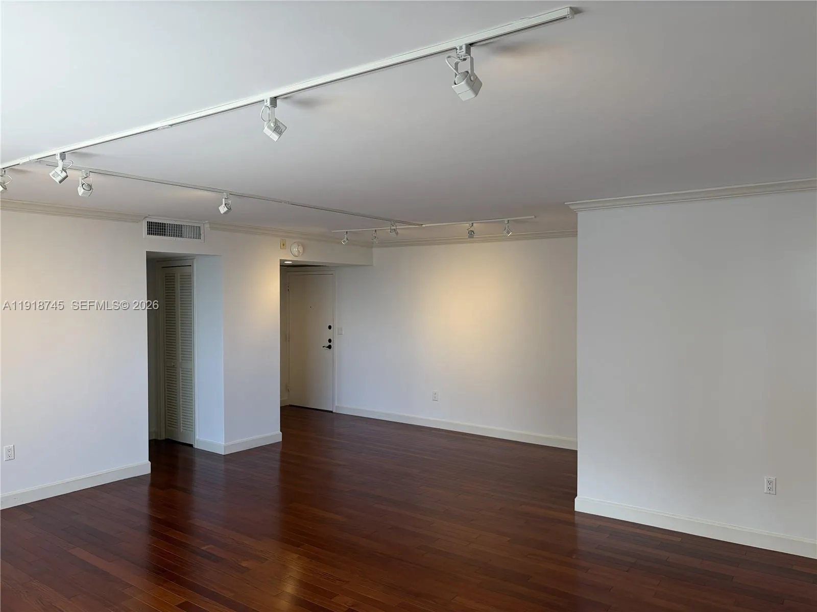 625 Biltmore Way 805, Coral Gables, Florida 33134, Coral Gables, Florida 33134, 2 Bedrooms Bedrooms, ,2 BathroomsBathrooms,Residential Lease,For Rent,625 Biltmore Way 805, Coral Gables, Florida 33134,A11918745