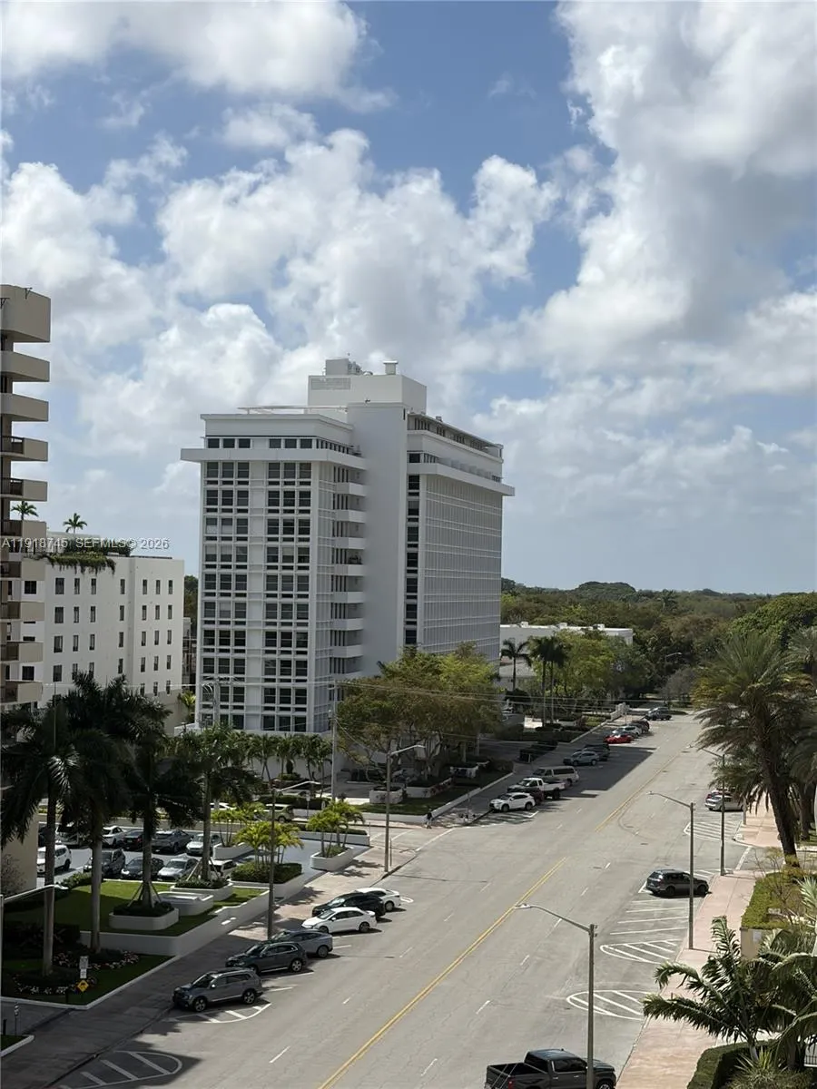 625 Biltmore Way 805, Coral Gables, Florida 33134, Coral Gables, Florida 33134, 2 Bedrooms Bedrooms, ,2 BathroomsBathrooms,Residential Lease,For Rent,625 Biltmore Way 805, Coral Gables, Florida 33134,A11918745