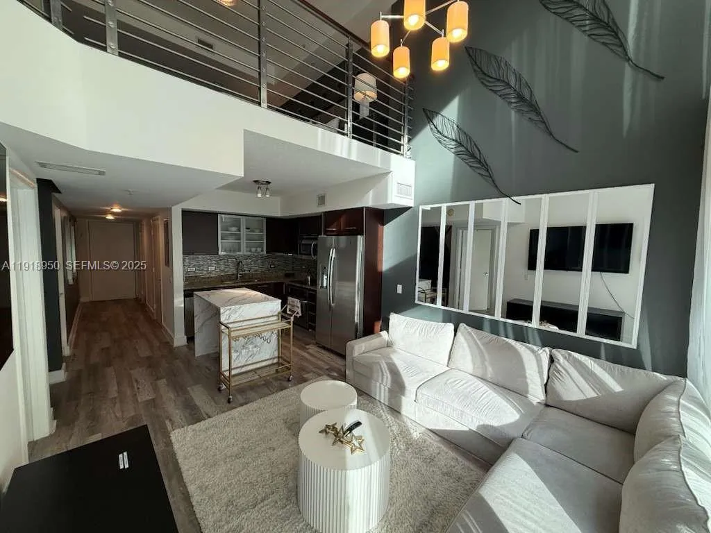 41 Se 5th St 708, Miami, Florida 33131, Miami, Florida 33131, 2 Bedrooms Bedrooms, ,2 BathroomsBathrooms,Residential Lease,For Rent,41 Se 5th St 708, Miami, Florida 33131,A11918950