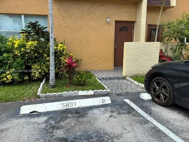 5831 Blueberry Ct 80, Lauderhill, Florida 33313, Lauderhill, Florida 33313, 3 Bedrooms Bedrooms, ,2 BathroomsBathrooms,Residential,For Sale,5831 Blueberry Ct 80, Lauderhill, Florida 33313,A11919235