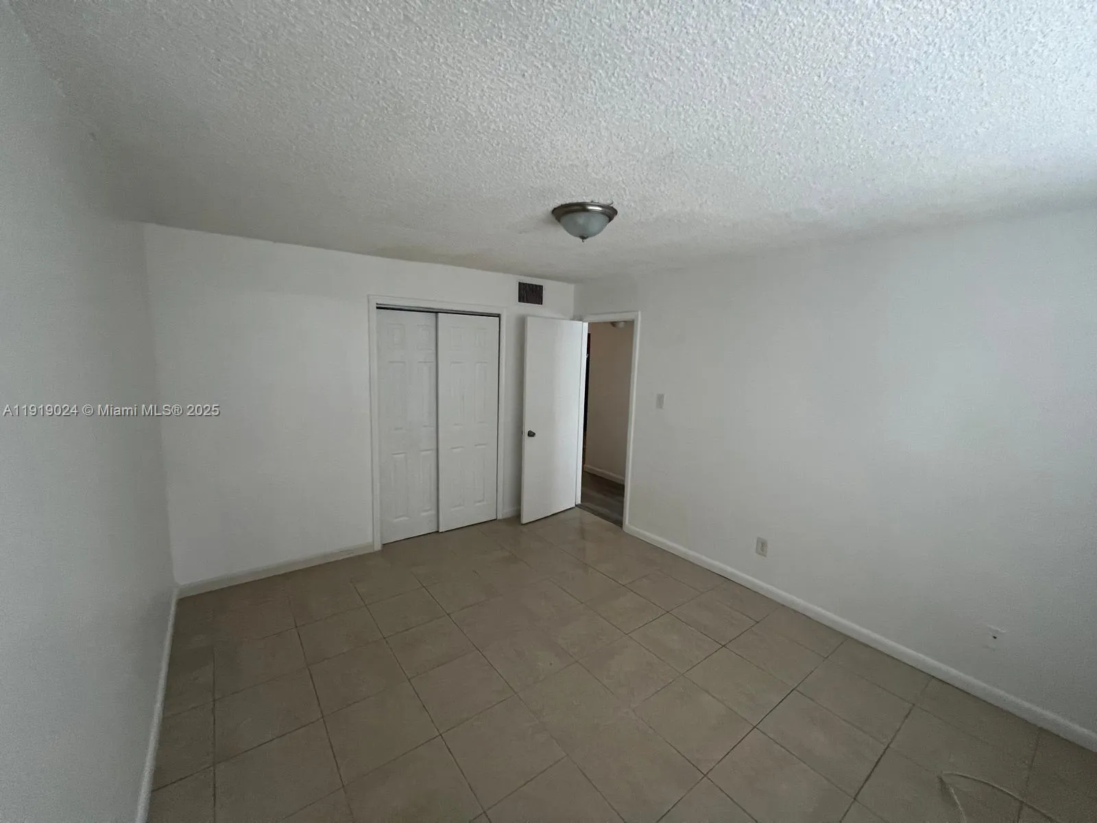 6840 Pembroke Rd 112, Pembroke Pines, Florida 3302, Pembroke Pines, Florida 33023, 3 Bedrooms Bedrooms, ,1 BathroomBathrooms,Residential Lease,For Rent,6840 Pembroke Rd 112, Pembroke Pines, Florida 3302,A11919024
