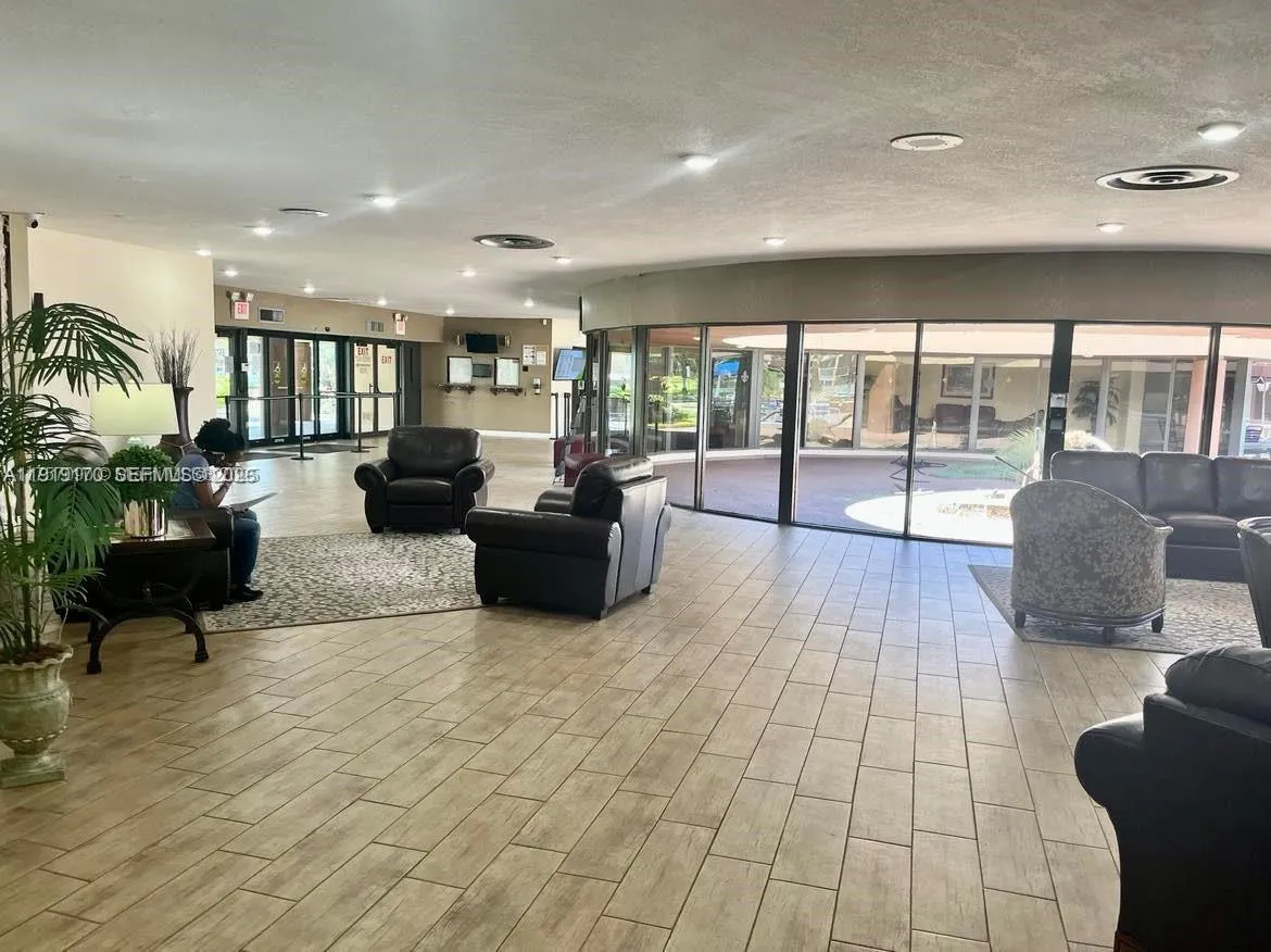 9401 Sunrise Lakes Blvd 302, Sunrise, Florida 3332, Sunrise, Florida 33322, 1 Bedroom Bedrooms, ,1 BathroomBathrooms,Residential,For Sale,9401 Sunrise Lakes Blvd 302, Sunrise, Florida 3332,A11919170