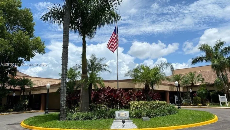 9401 Sunrise Lakes Blvd 302, Sunrise, Florida 3332, Sunrise, Florida 33322, 1 Bedroom Bedrooms, ,1 BathroomBathrooms,Residential,For Sale,9401 Sunrise Lakes Blvd 302, Sunrise, Florida 3332,A11919170