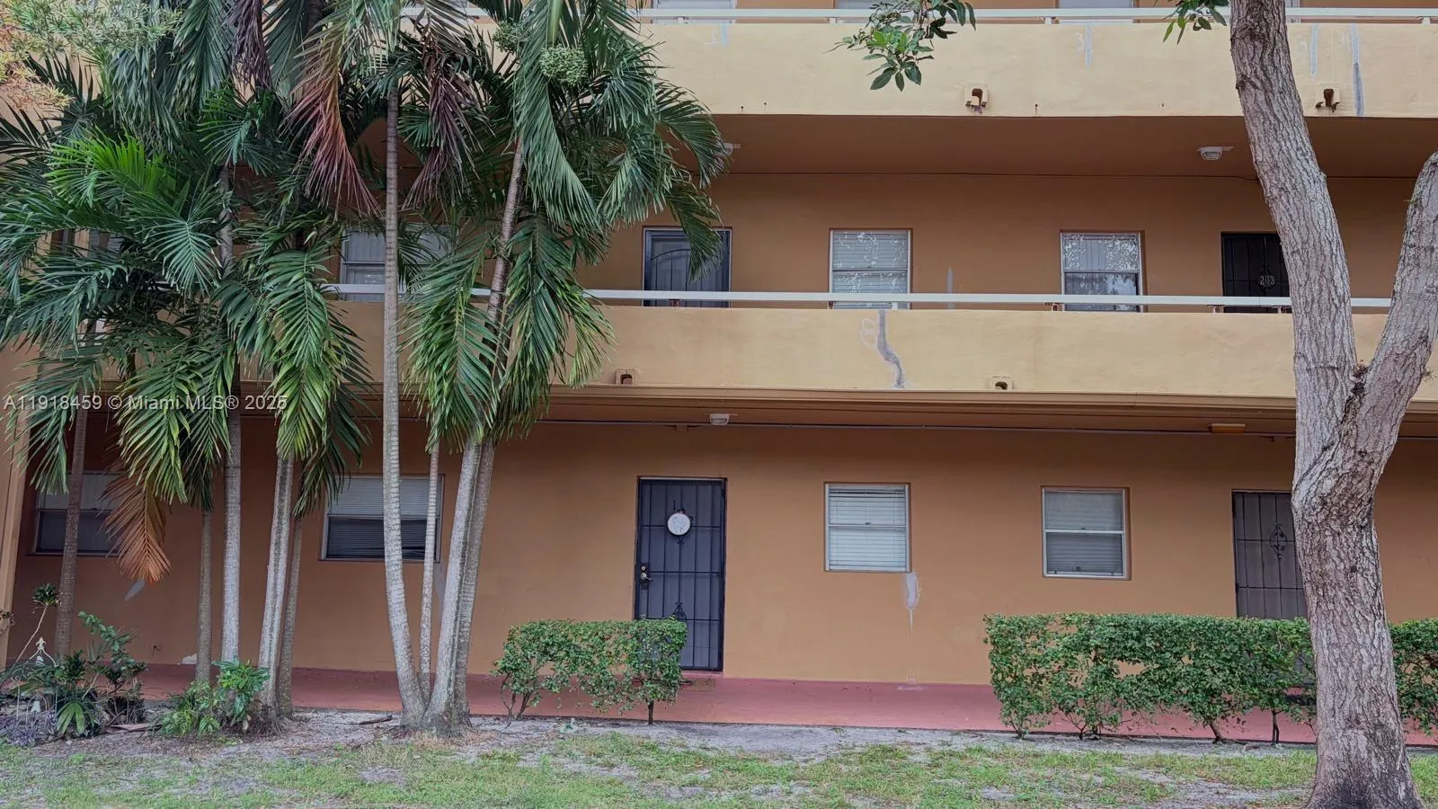 4111 Stirling Rd 102, Dania Beach, Florida 33314, Dania Beach, Florida 33314, 2 Bedrooms Bedrooms, ,2 BathroomsBathrooms,Residential,For Sale,4111 Stirling Rd 102, Dania Beach, Florida 33314,A11918459