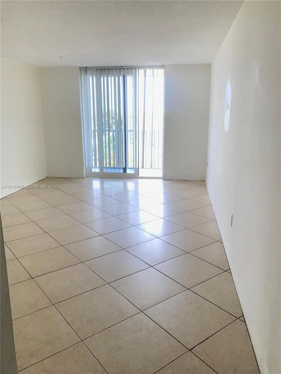 16950 W Dixie Hwy A631 Hwy 631, North Miami Beach, North Miami Beach, Florida 33160, 1 Bedroom Bedrooms, ,1 BathroomBathrooms,Residential Lease,For Rent,16950 W Dixie Hwy A631 Hwy 631, North Miami Beach,A11919400