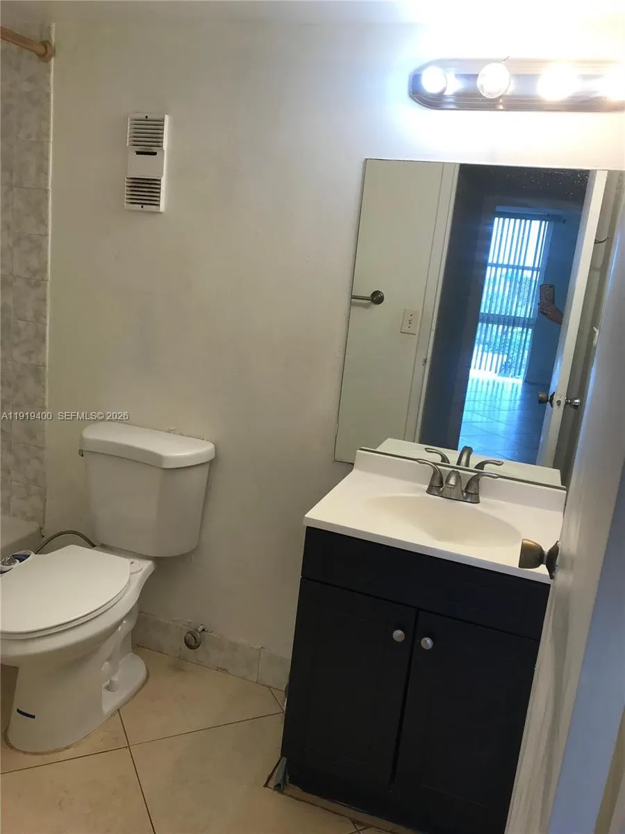 16950 W Dixie Hwy A631 Hwy 631, North Miami Beach, North Miami Beach, Florida 33160, 1 Bedroom Bedrooms, ,1 BathroomBathrooms,Residential Lease,For Rent,16950 W Dixie Hwy A631 Hwy 631, North Miami Beach,A11919400