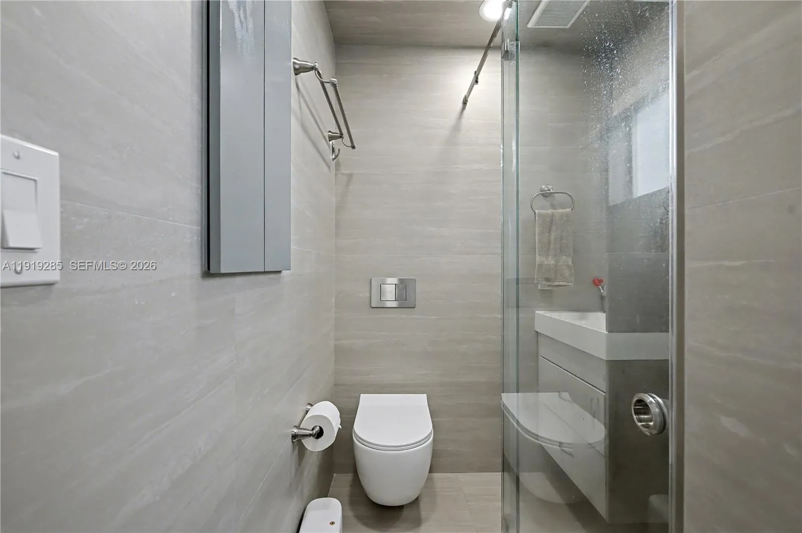 6310 Adams St, Hollywood, Florida 33023, Hollywood, Florida 33023, 3 Bedrooms Bedrooms, 8 Rooms Rooms,2 BathroomsBathrooms,Residential,For Sale,6310 Adams St, Hollywood, Florida 33023,A11919285