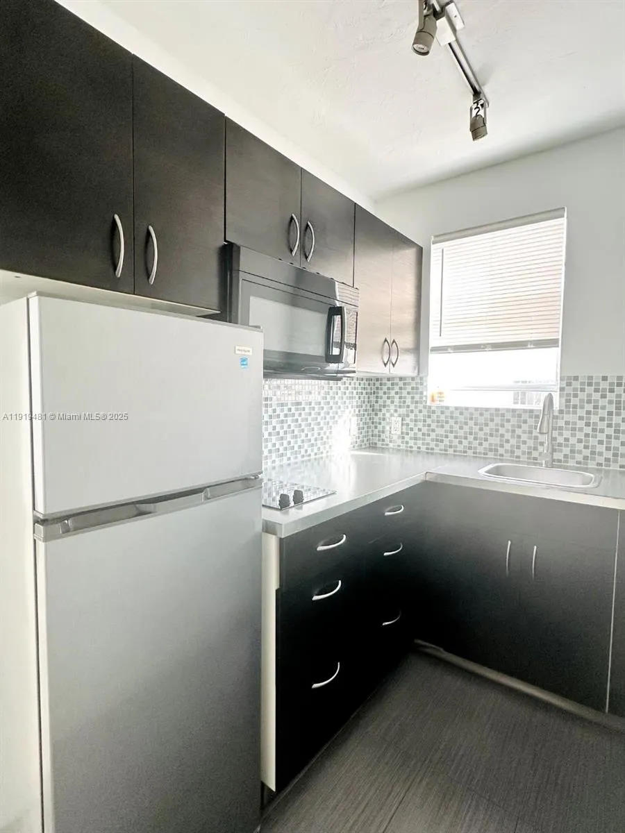 820 Meridian Ave 203, Miami Beach, Florida 33139, Miami Beach, Florida 33139, ,1 BathroomBathrooms,Residential Lease,For Rent,820 Meridian Ave 203, Miami Beach, Florida 33139,A11919481
