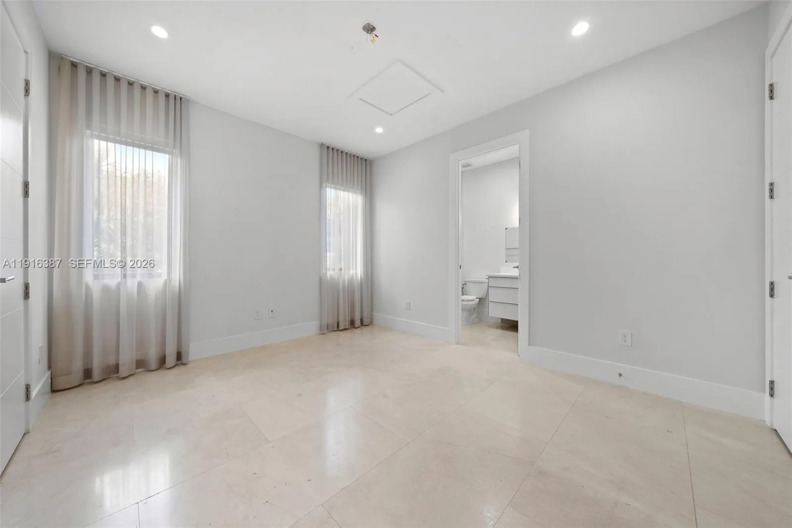 1621 S Bayshore Dr, Miami, Florida 33133, Miami, Florida 33133, 5 Bedrooms Bedrooms, ,5 BathroomsBathrooms,Residential,For Sale,1621 S Bayshore Dr, Miami, Florida 33133,A11916387