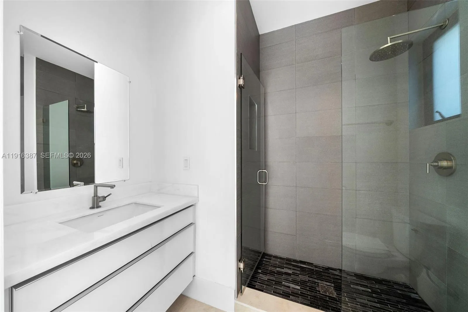 1621 S Bayshore Dr, Miami, Florida 33133, Miami, Florida 33133, 5 Bedrooms Bedrooms, ,5 BathroomsBathrooms,Residential,For Sale,1621 S Bayshore Dr, Miami, Florida 33133,A11916387