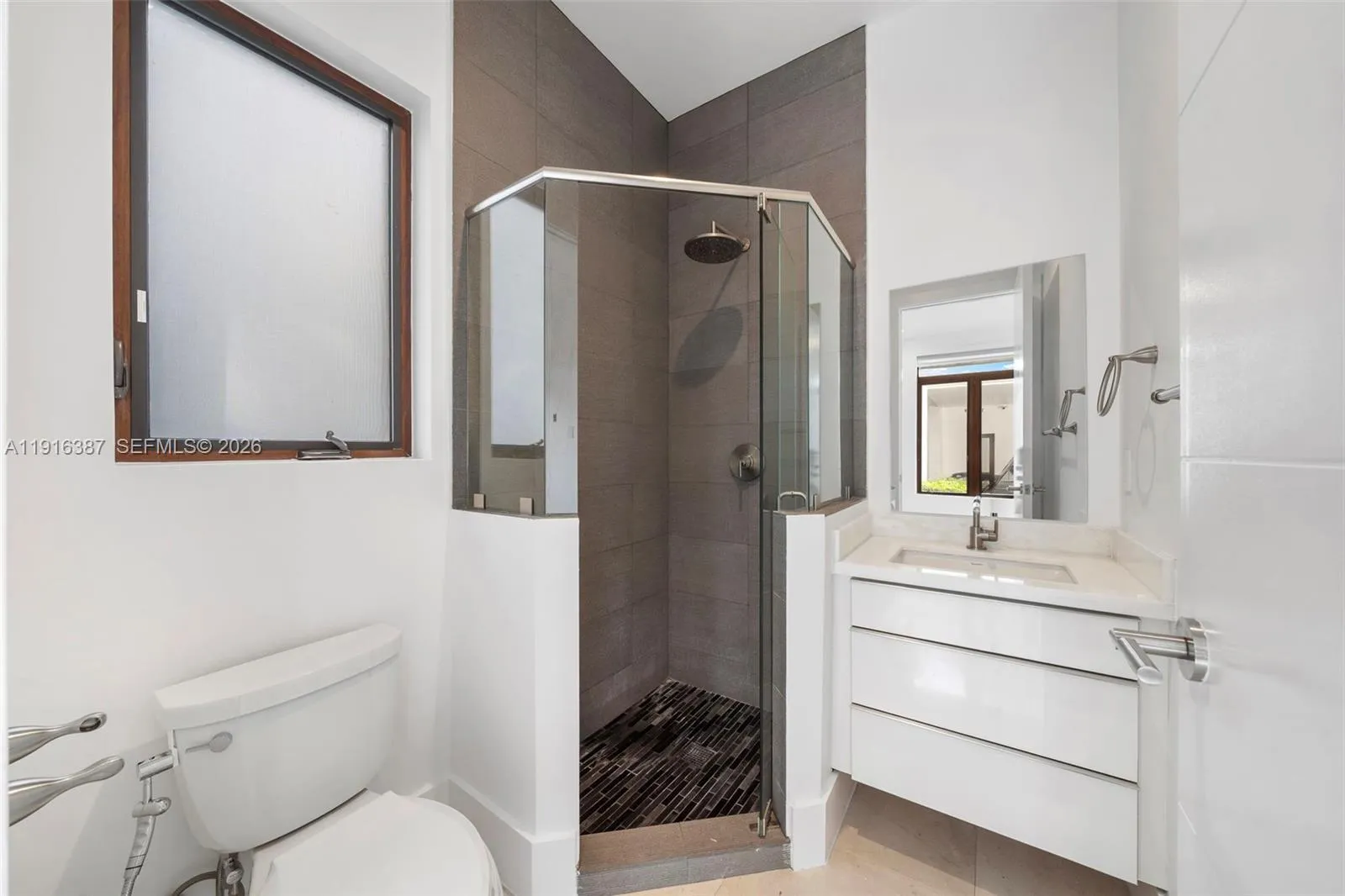 1621 S Bayshore Dr, Miami, Florida 33133, Miami, Florida 33133, 5 Bedrooms Bedrooms, ,5 BathroomsBathrooms,Residential,For Sale,1621 S Bayshore Dr, Miami, Florida 33133,A11916387