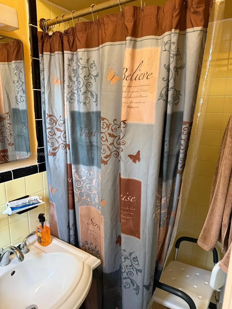 9700 Nw 20th Ave, Miami, Florida 33147, Miami, Florida 33147, ,Residential Income,For Sale,9700 Nw 20th Ave, Miami, Florida 33147,A11919512