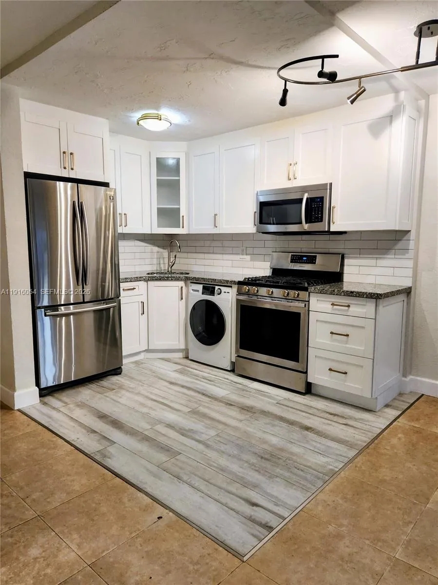 14500 Sw 88th Ave 128, Palmetto Bay, Florida 33176, Palmetto Bay, Florida 33176, 1 Bedroom Bedrooms, ,1 BathroomBathrooms,Residential Lease,For Rent,14500 Sw 88th Ave 128, Palmetto Bay, Florida 33176,A11916054