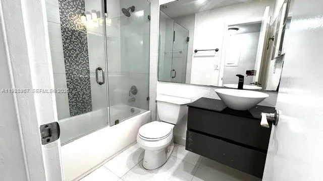907 Ne 199th St 204, Miami, Florida 33179, Miami, Florida 33179, 2 Bedrooms Bedrooms, ,2 BathroomsBathrooms,Residential Lease,For Rent,907 Ne 199th St 204, Miami, Florida 33179,A11920957