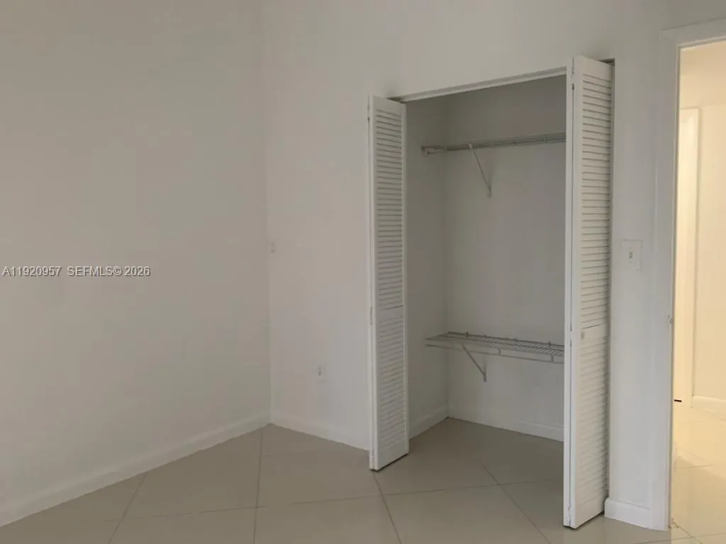 907 Ne 199th St 204, Miami, Florida 33179, Miami, Florida 33179, 2 Bedrooms Bedrooms, ,2 BathroomsBathrooms,Residential Lease,For Rent,907 Ne 199th St 204, Miami, Florida 33179,A11920957