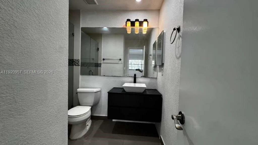 907 Ne 199th St 204, Miami, Florida 33179, Miami, Florida 33179, 2 Bedrooms Bedrooms, ,2 BathroomsBathrooms,Residential Lease,For Rent,907 Ne 199th St 204, Miami, Florida 33179,A11920957