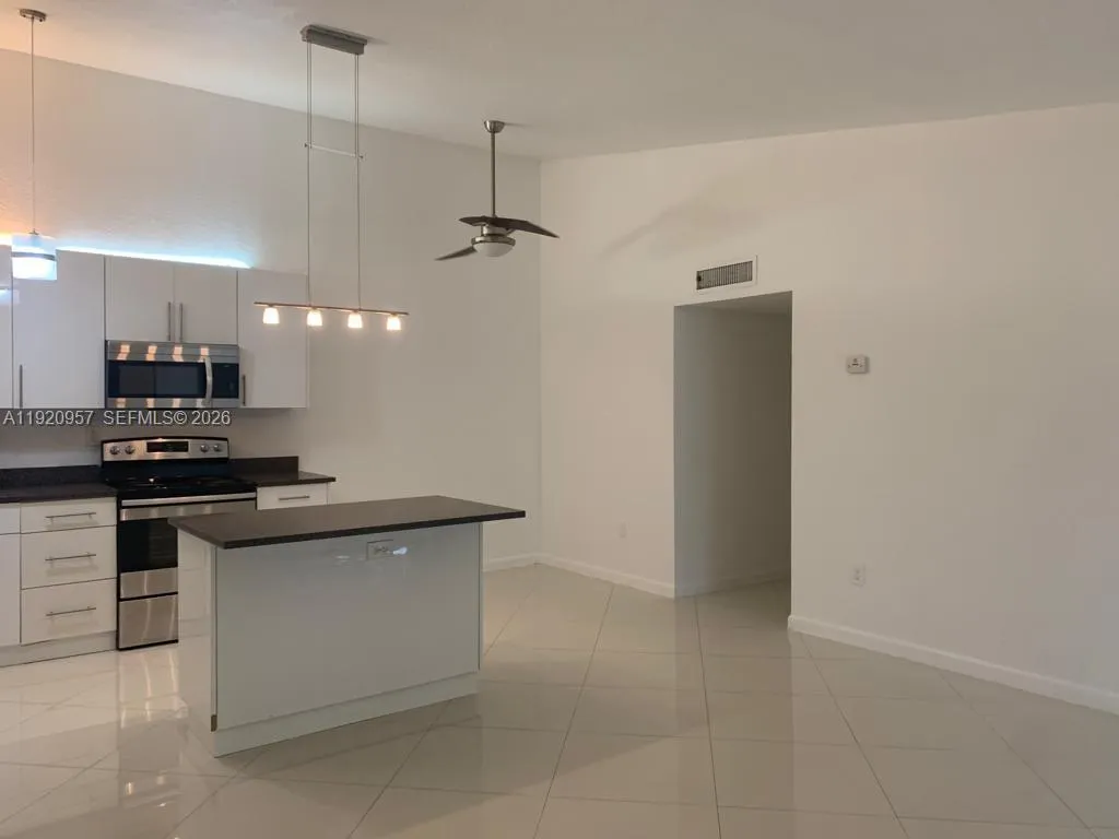 907 Ne 199th St 204, Miami, Florida 33179, Miami, Florida 33179, 2 Bedrooms Bedrooms, ,2 BathroomsBathrooms,Residential Lease,For Rent,907 Ne 199th St 204, Miami, Florida 33179,A11920957