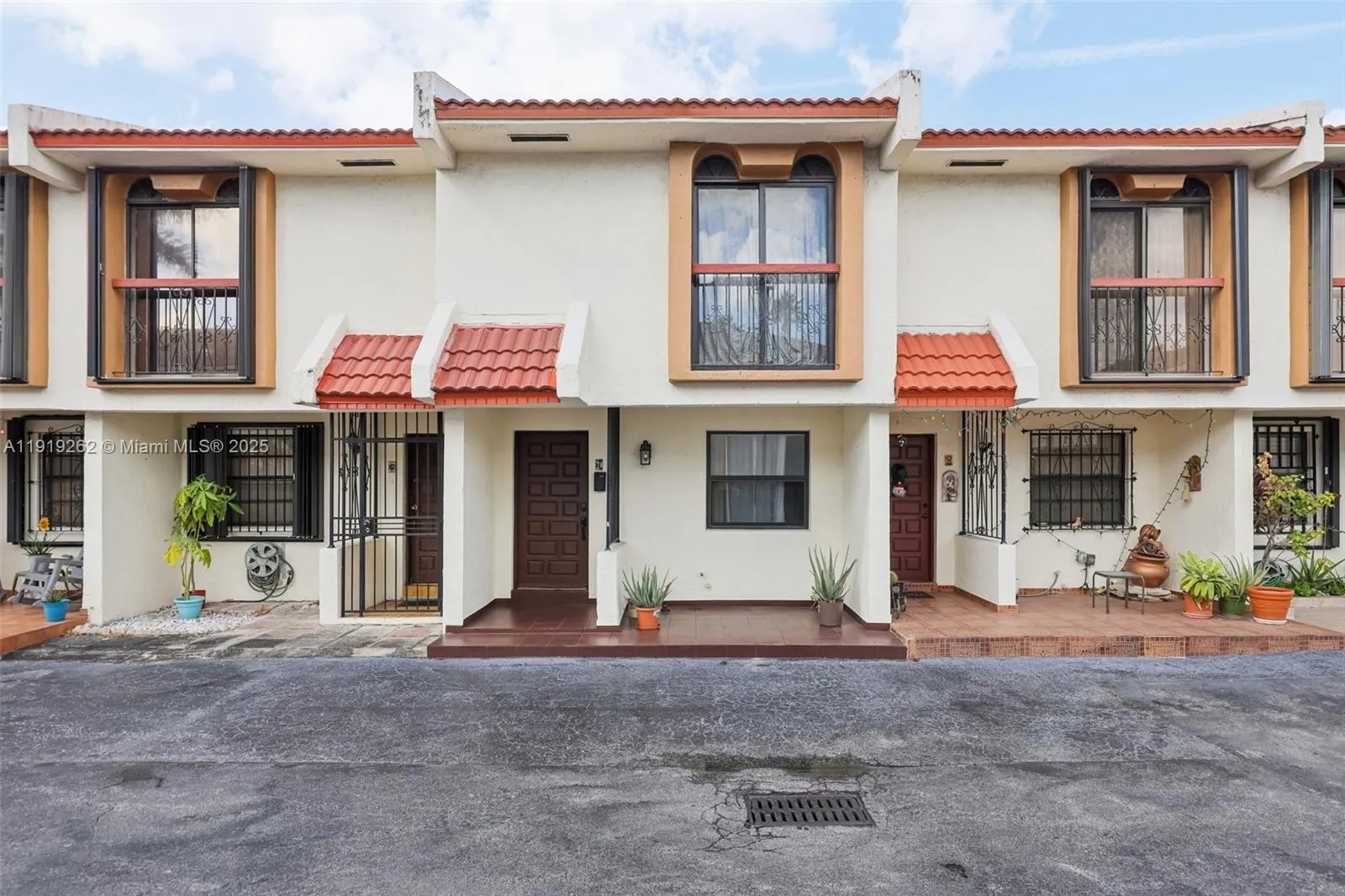 8389 Nw 8th St 7, Miami, Florida 33126, Miami, Florida 33126, 2 Bedrooms Bedrooms, ,2 BathroomsBathrooms,Residential,For Sale,8389 Nw 8th St 7, Miami, Florida 33126,A11919262