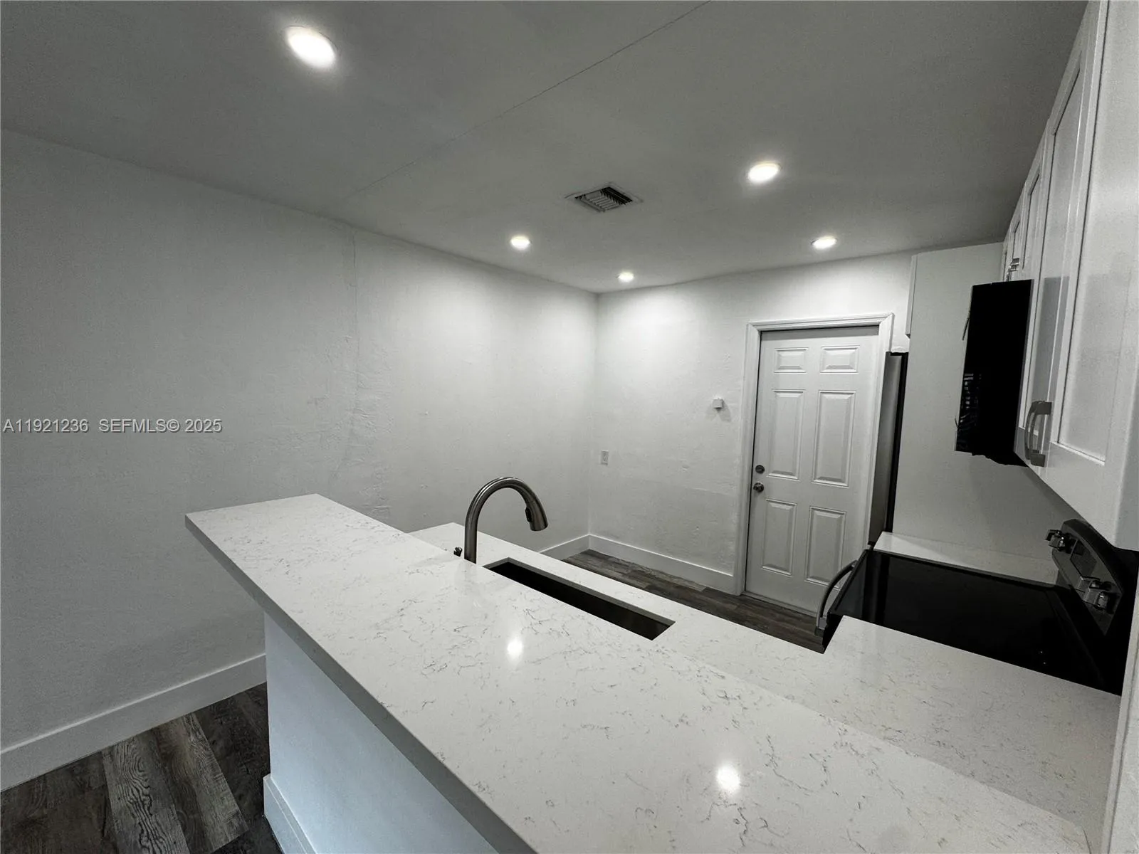 2034 Ne Taylor St, Hollywood, Florida 33020, Hollywood, Florida 33020, ,Residential Income,For Sale,2034 Ne Taylor St, Hollywood, Florida 33020,A11921236