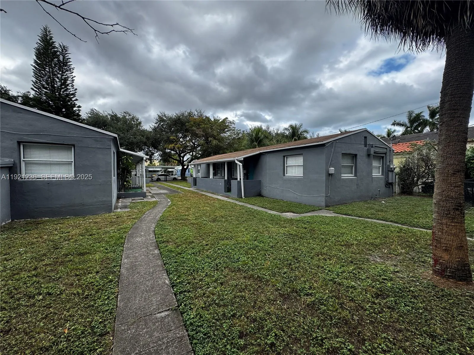 2034 Ne Taylor St, Hollywood, Florida 33020, Hollywood, Florida 33020, ,Residential Income,For Sale,2034 Ne Taylor St, Hollywood, Florida 33020,A11921236