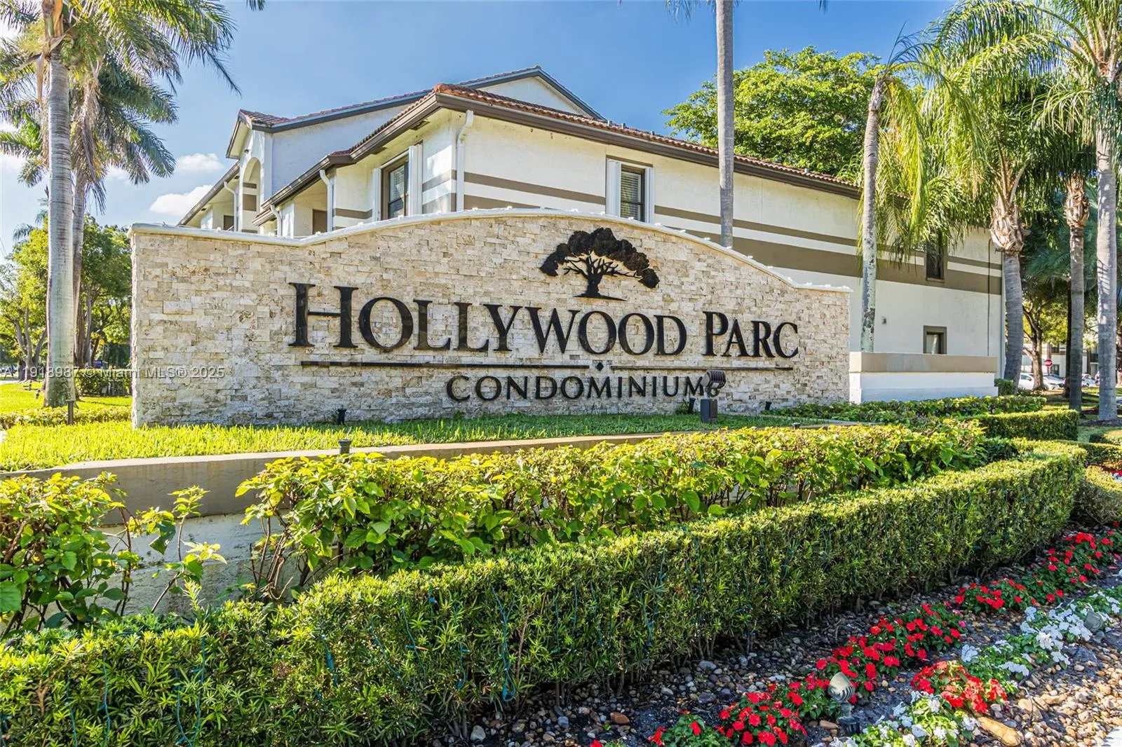 650 S Park Rd 13-5, Hollywood, Florida 33021, Hollywood, Florida 33021, 2 Bedrooms Bedrooms, ,2 BathroomsBathrooms,Residential,For Sale,650 S Park Rd 13-5, Hollywood, Florida 33021,A11918987
