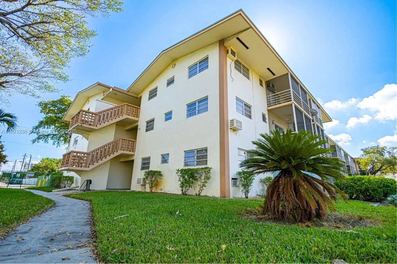 16790 Ne 14th Ave 215, Miami, Florida 33162, Miami, Florida 33162, 1 Bedroom Bedrooms, ,1 BathroomBathrooms,Residential,For Sale,16790 Ne 14th Ave 215, Miami, Florida 33162,A11921288