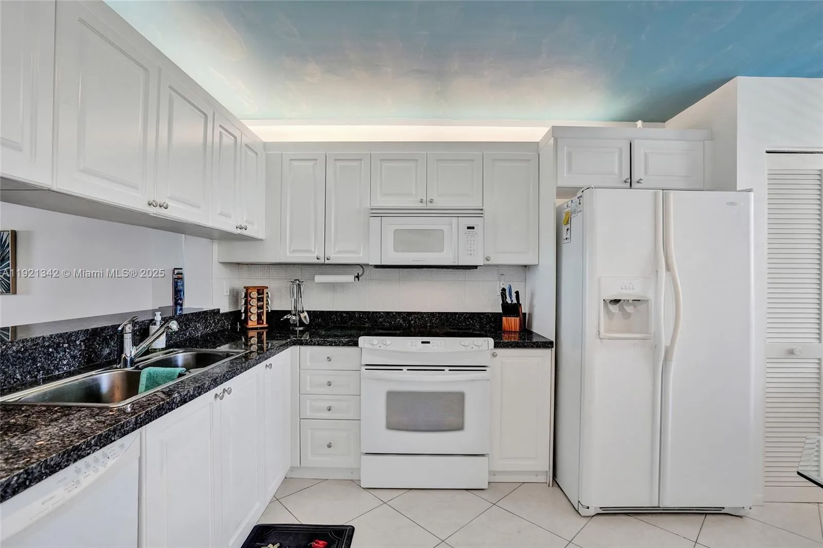 510 N Ocean Blvd 308, Pompano Beach, Florida 33062, Pompano Beach, Florida 33062, 2 Bedrooms Bedrooms, ,2 BathroomsBathrooms,Residential,For Sale,510 N Ocean Blvd 308, Pompano Beach, Florida 33062,A11921342