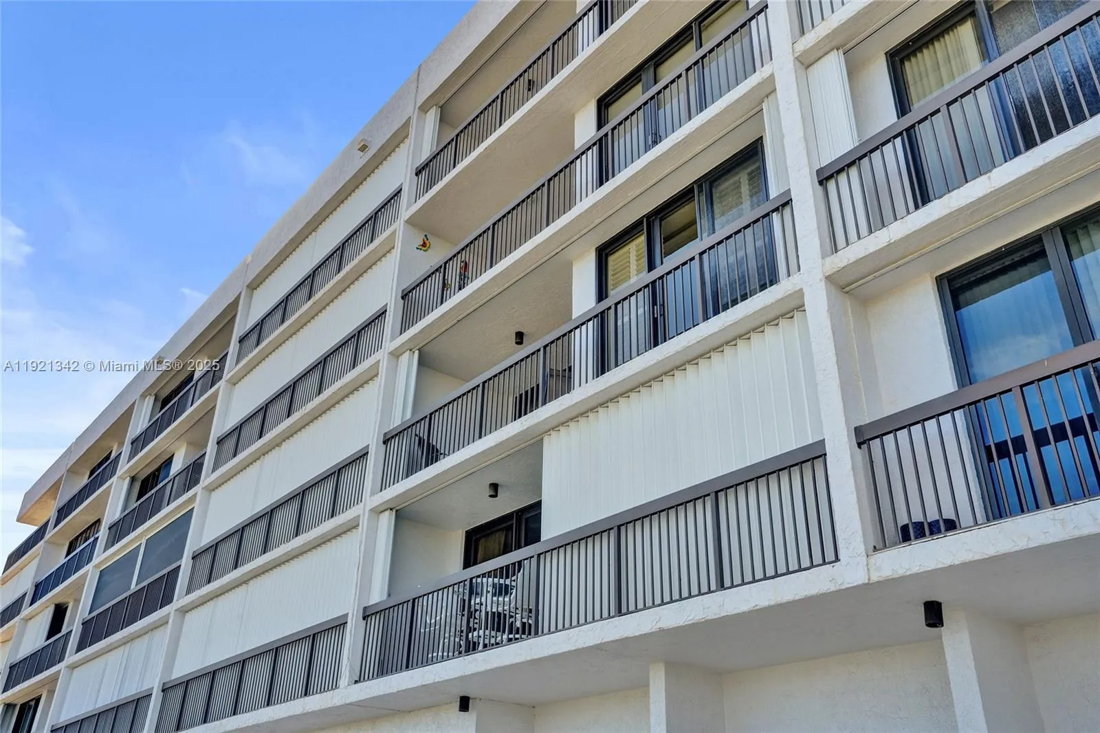 510 N Ocean Blvd 308, Pompano Beach, Florida 33062, Pompano Beach, Florida 33062, 2 Bedrooms Bedrooms, ,2 BathroomsBathrooms,Residential,For Sale,510 N Ocean Blvd 308, Pompano Beach, Florida 33062,A11921342